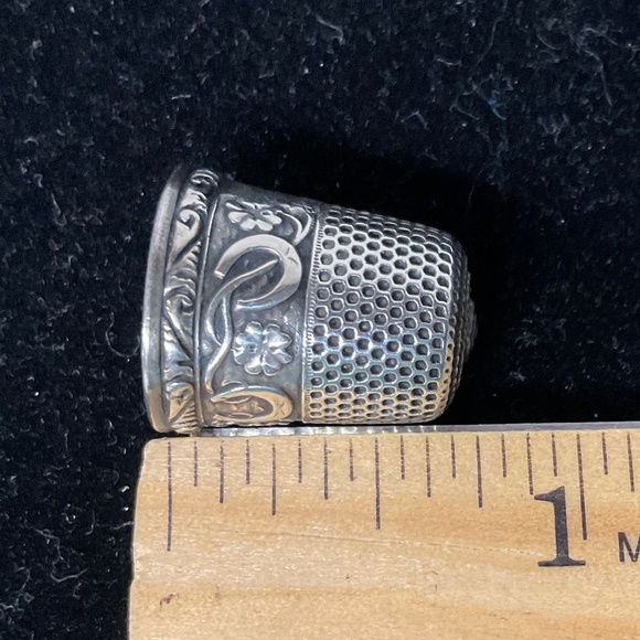 Vintage Ornate Silver Thimble - Picture 5 of 6